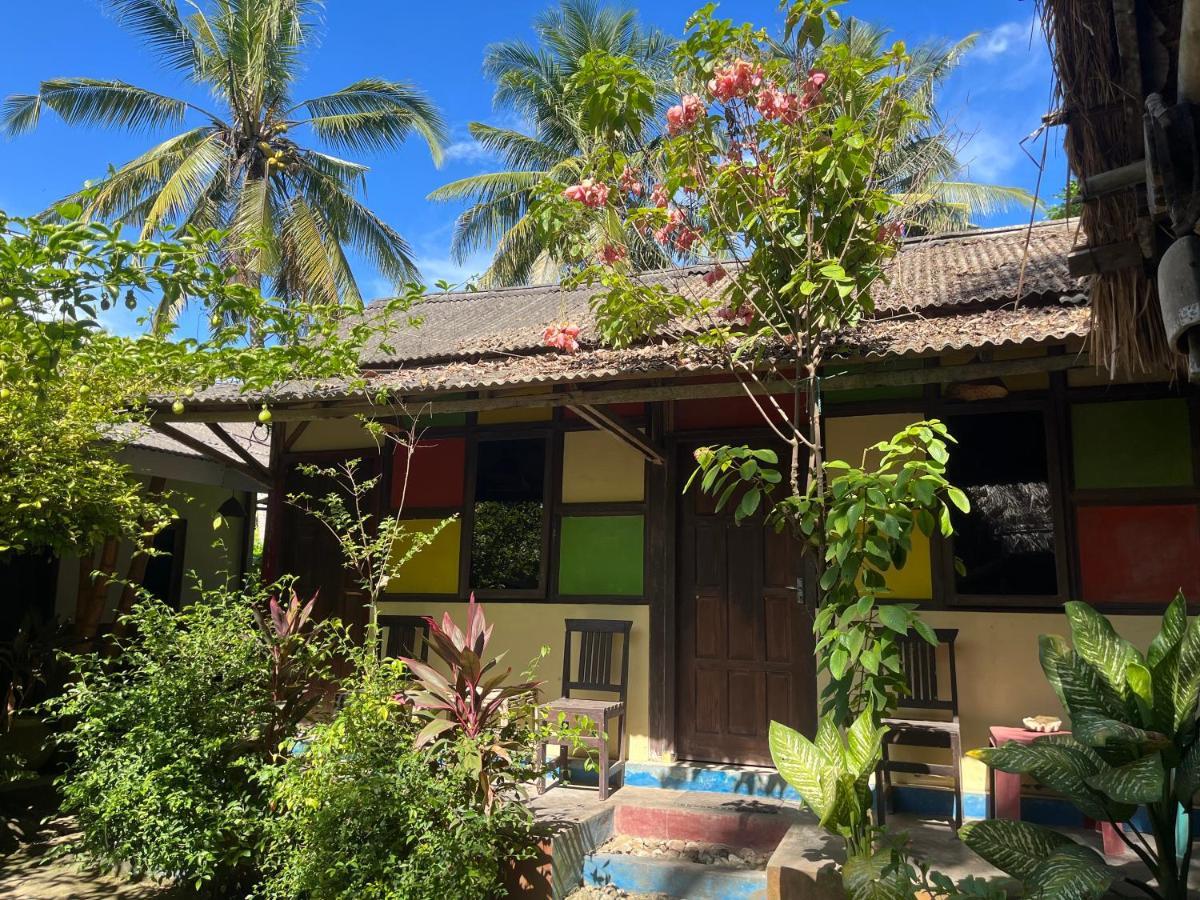 Big Daddy'S Surfcamp Apartment Pasanggaran Exterior photo