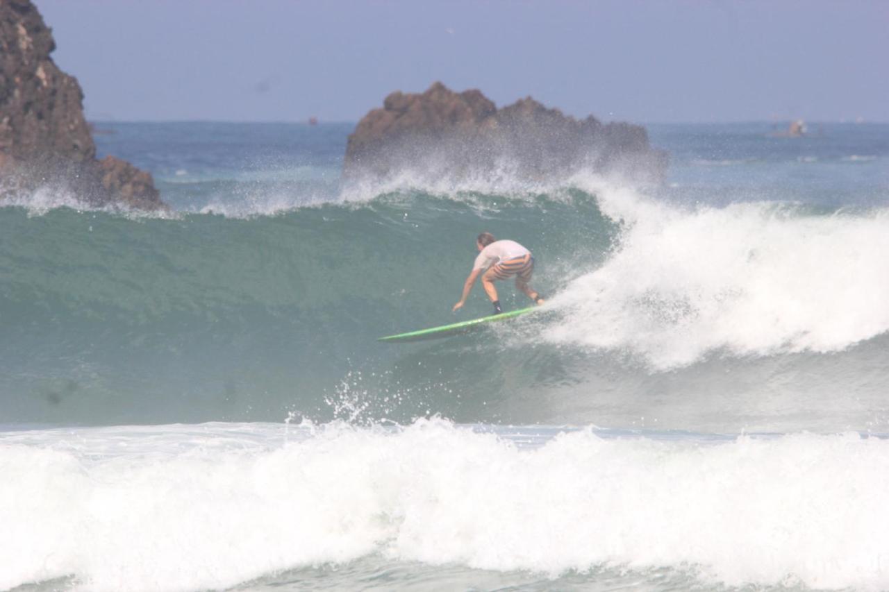 Big Daddy'S Surfcamp Apartment Pasanggaran Exterior photo