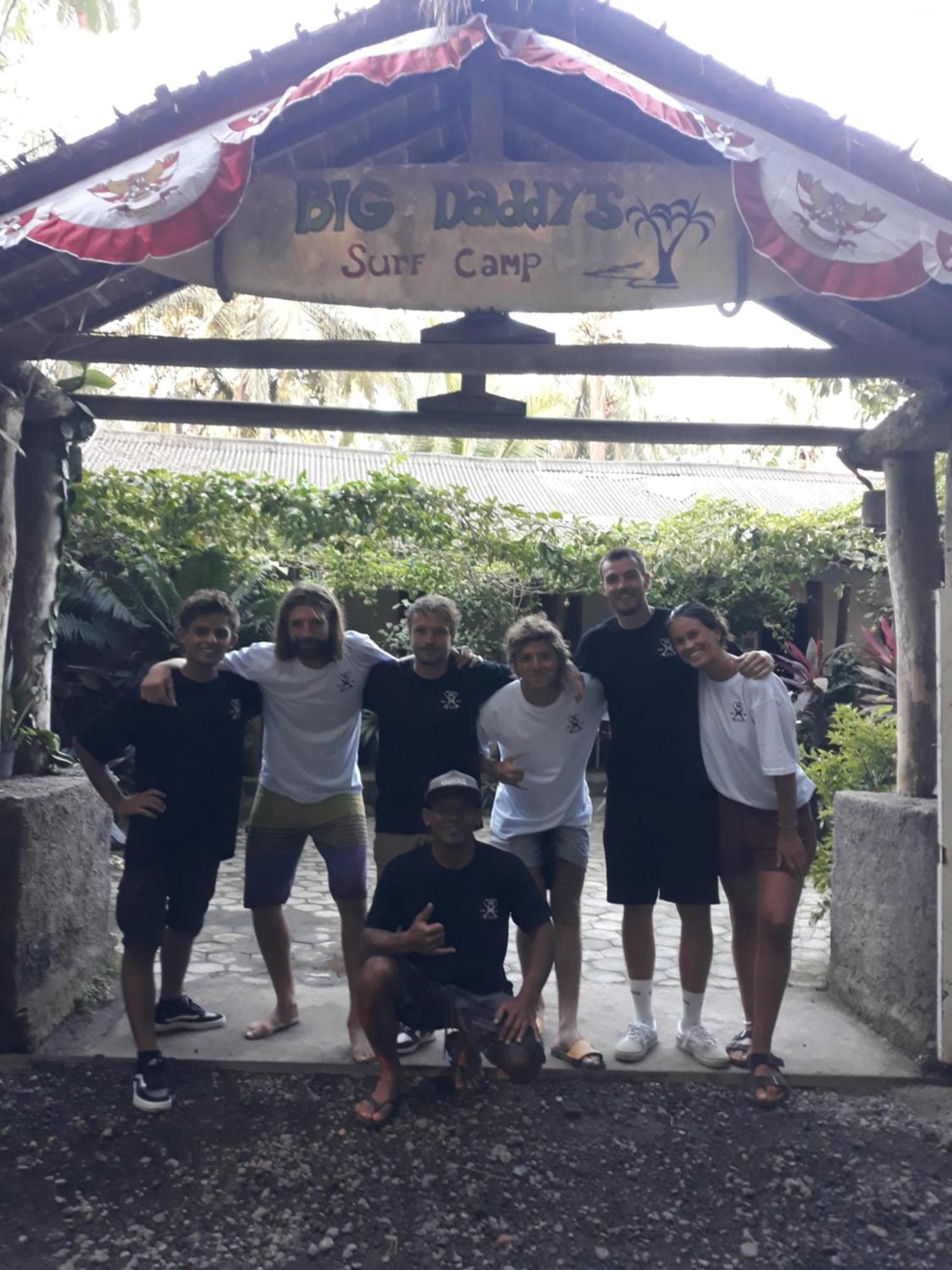 Big Daddy'S Surfcamp Apartment Pasanggaran Exterior photo
