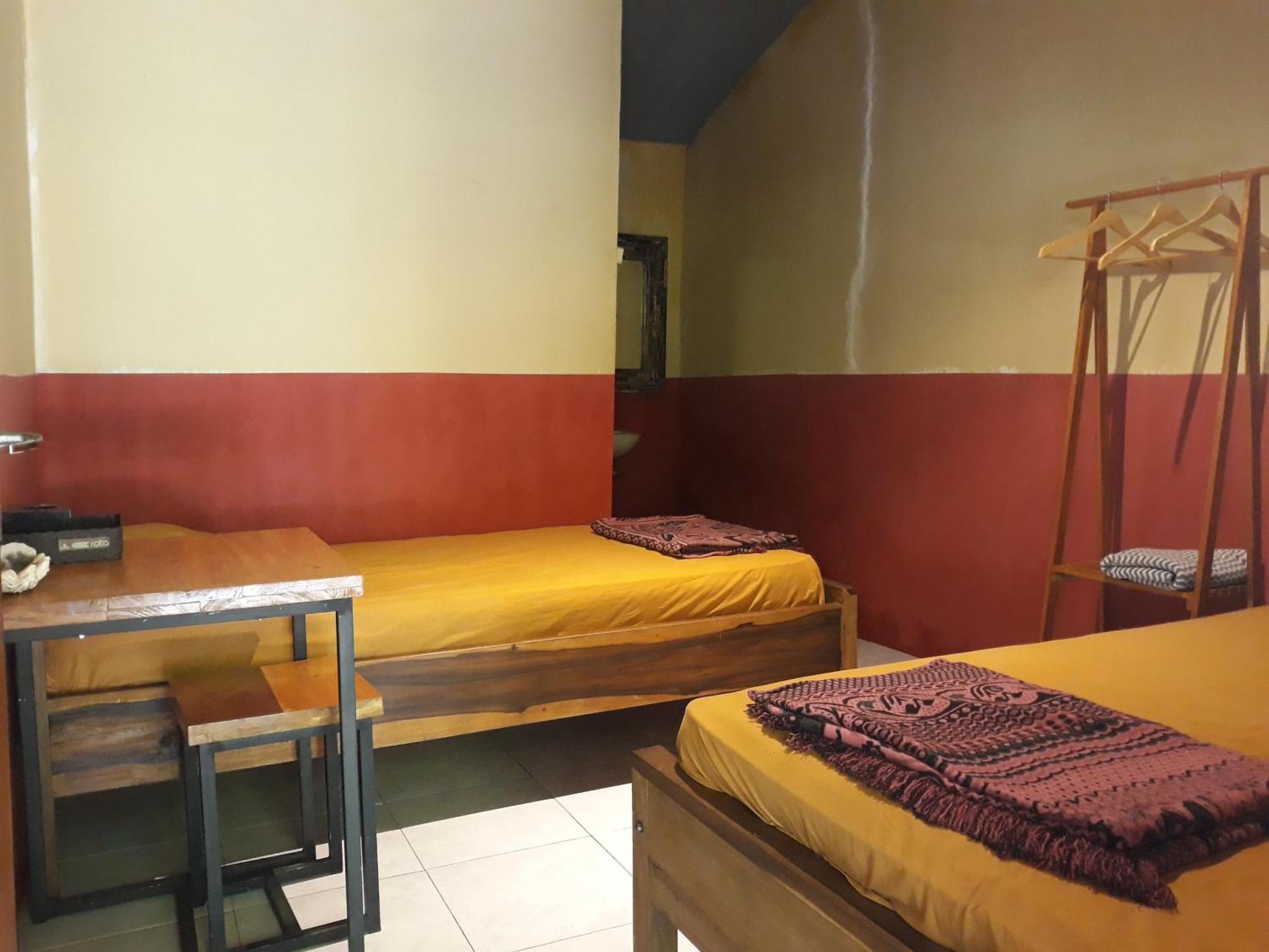 Big Daddy'S Surfcamp Apartment Pasanggaran Exterior photo
