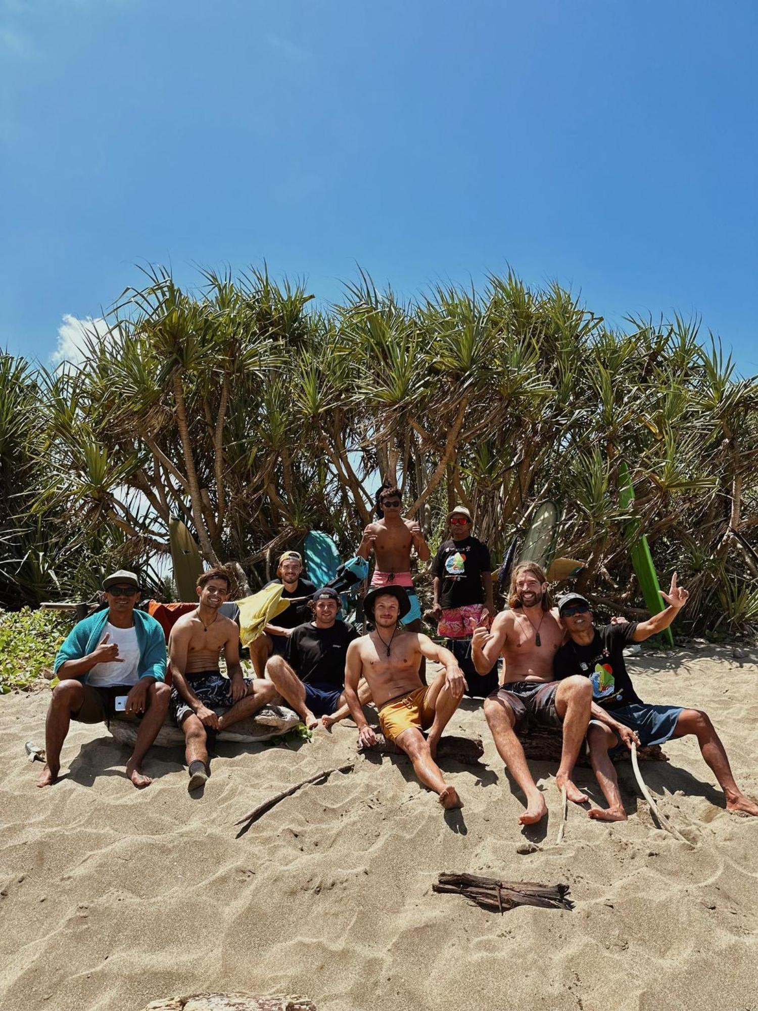 Big Daddy'S Surfcamp Apartment Pasanggaran Exterior photo